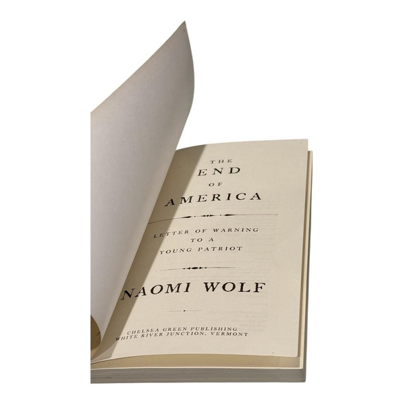The End Of America Naomi Wolf Paperback Political Nonfiction Citizen Action - Picture 2 of 9